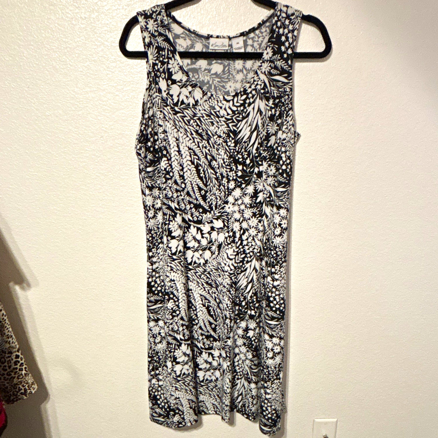 Kim Rogers Women’s Petite PM Fit & Flare Knit Dress Floral Black White Gray Kim Rogers Women’s Petite PM Fit & Flare Knit Dress Floral Black White Gray