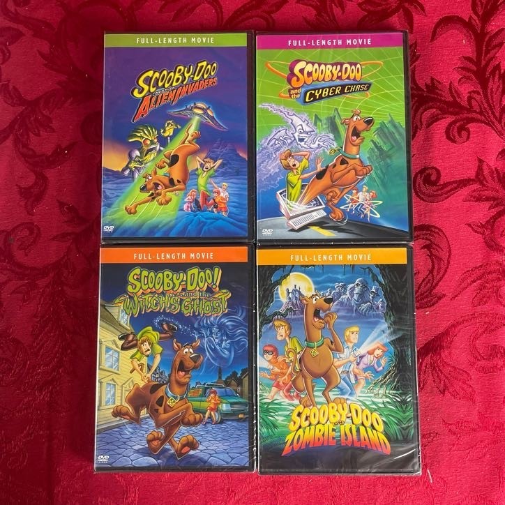 SCOOBY-DOO: Alien Invasion, Cyber Chase, Witch's Ghost, Zombie Island (4 DVD)