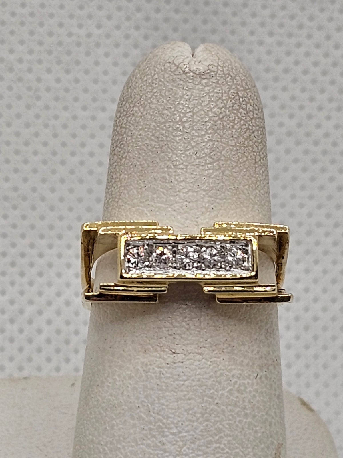 Diamond Ring fashioned in 14K Yellow Gold Diamond Ring fashioned in 14K Yellow Gold