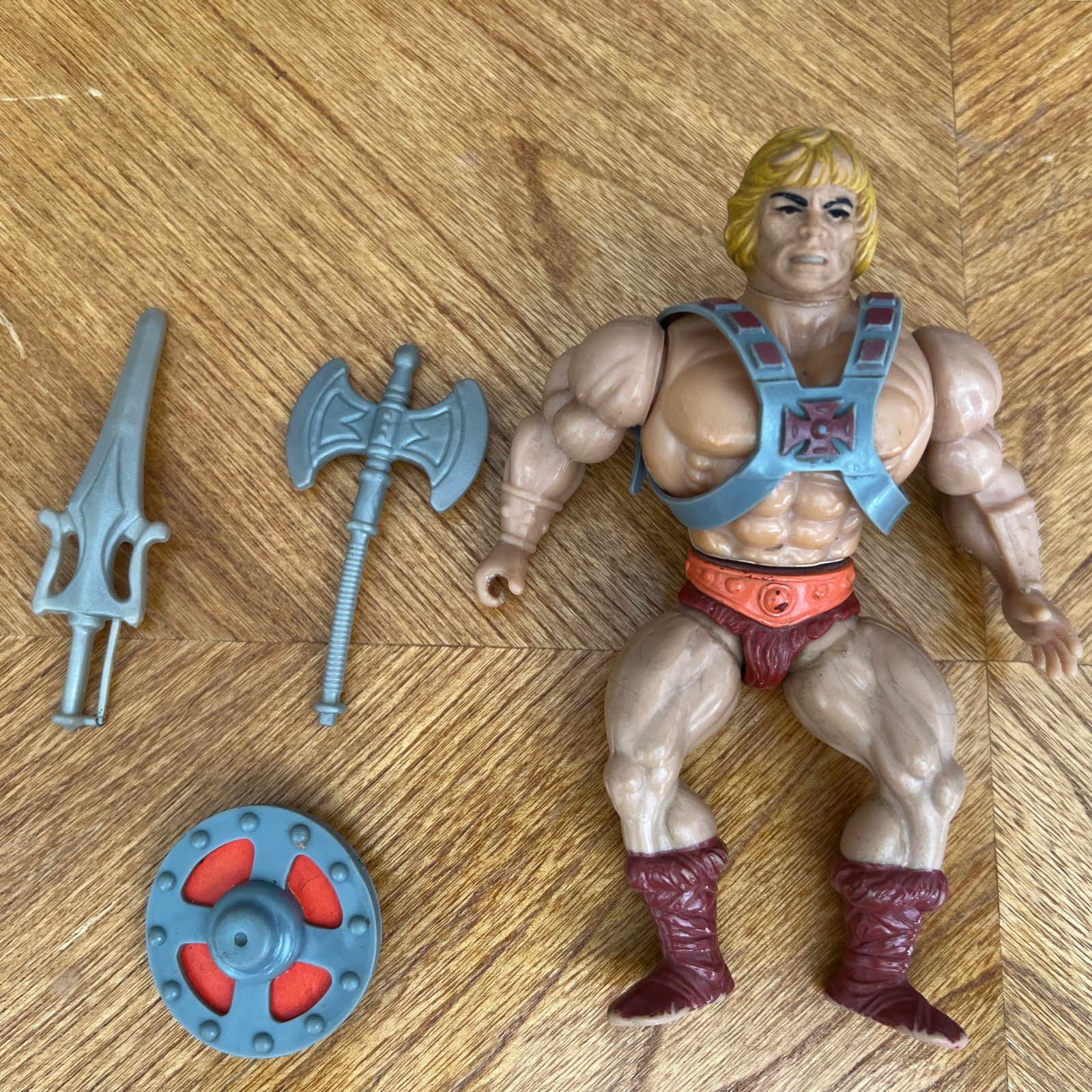 Vtg 1981 He-Man MOTU Mattel Taiwan Soft Head Original Harness Shield Sword Axe Vtg 1981 He-Man MOTU Mattel Taiwan Soft Head Original Harness Shield Sword Axe