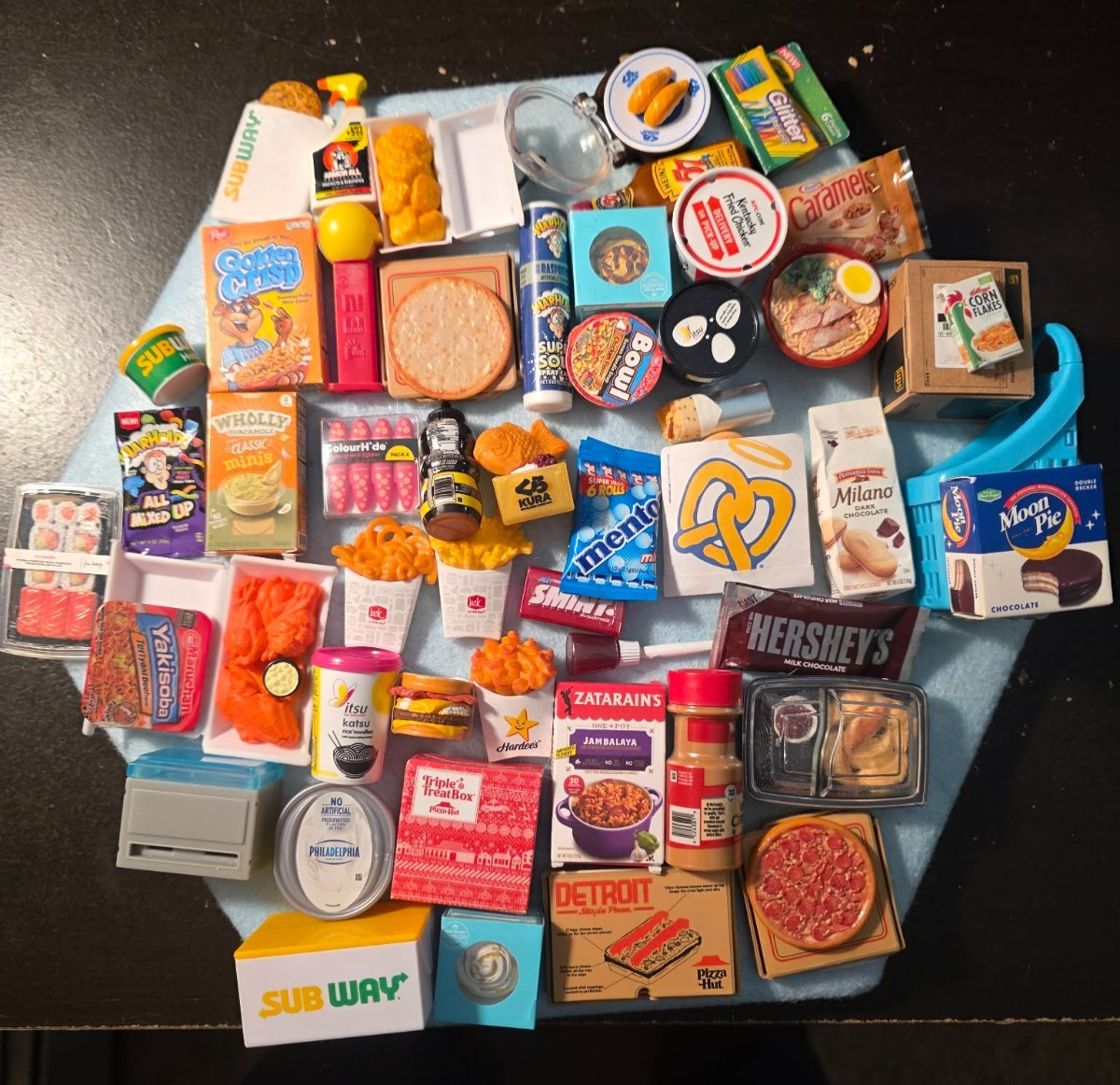 Zuru Mini Brands ass mini Brand assorted foods 125 items as shown in photo Lot A Zuru Mini Brands ass mini Brand assorted foods 125 items as shown in photo Lot A