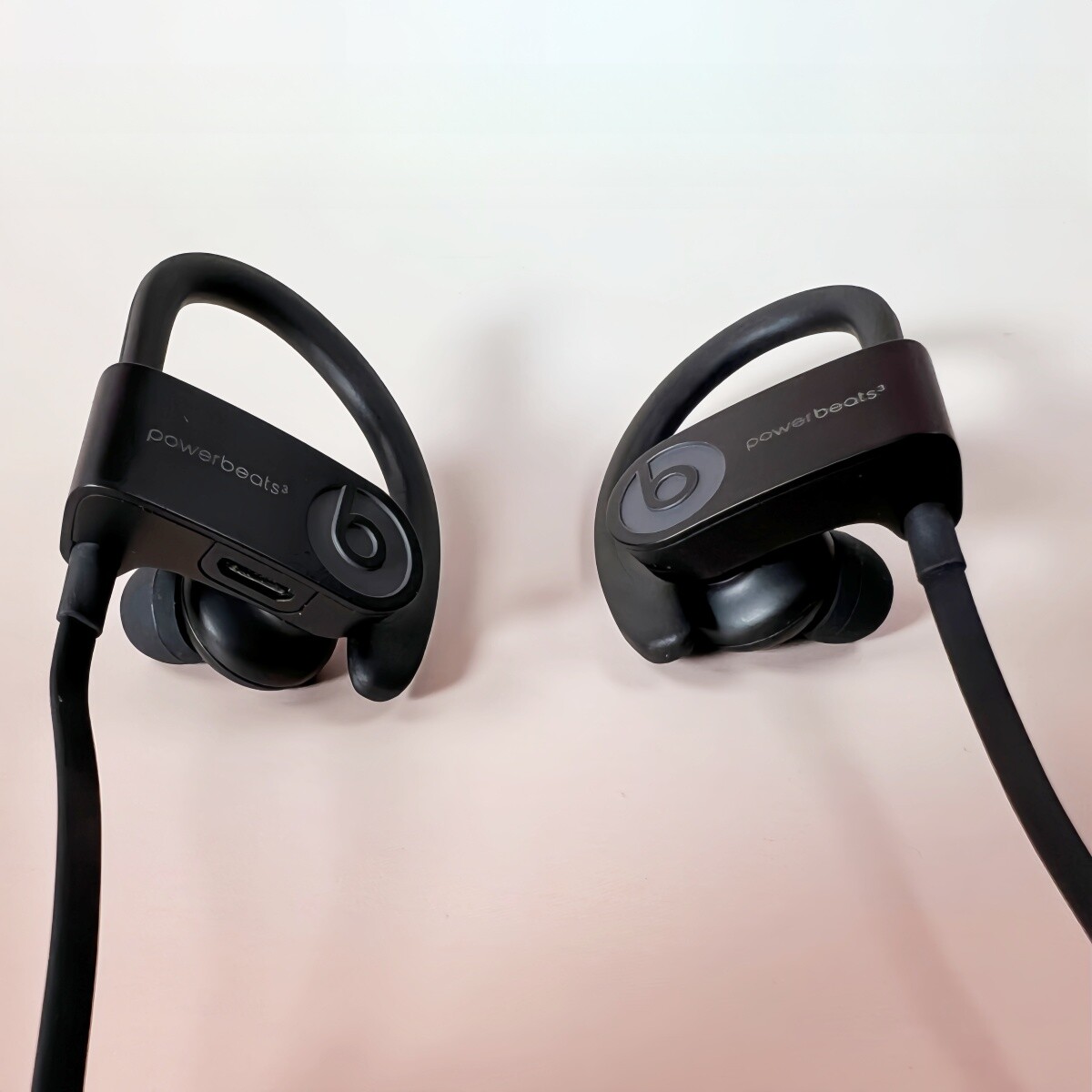 Beats by Dr. Dre Powerbeats 3 Wireless In-Ear Bluetooth Headphones Black Beats by Dr. Dre Powerbeats 3 Wireless In-Ear Bluetooth Headphones Black