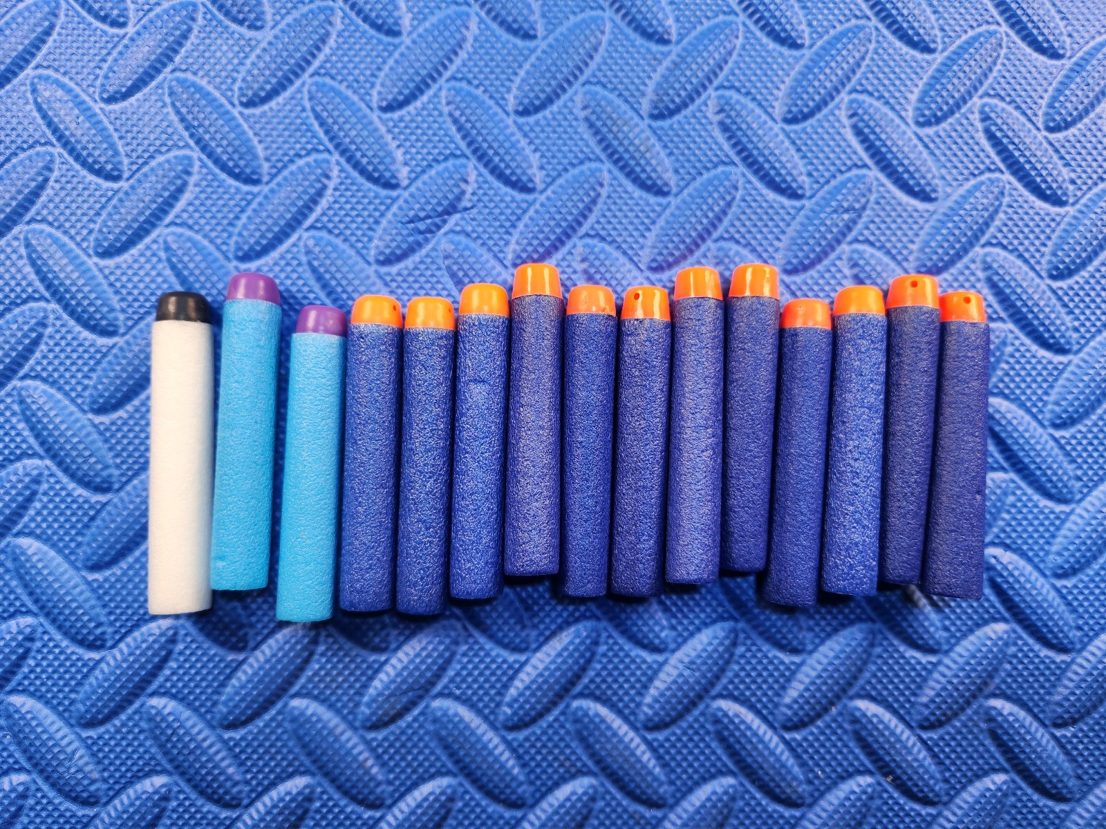 (x15) Geniune Hasbro Darts Bullets Pack for Nerf Guns - Mixed Colors (x15) Geniune Hasbro Darts Bullets Pack for Nerf Guns - Mixed Colors