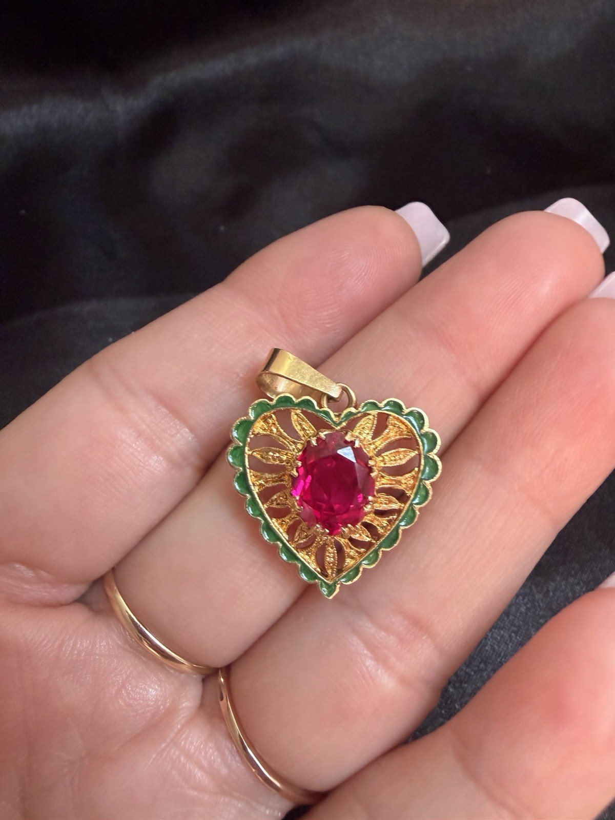 ❤️ Vintage 18k Gold Enamel Red Stone Love Heart Pendant 4.4g ❤️ 