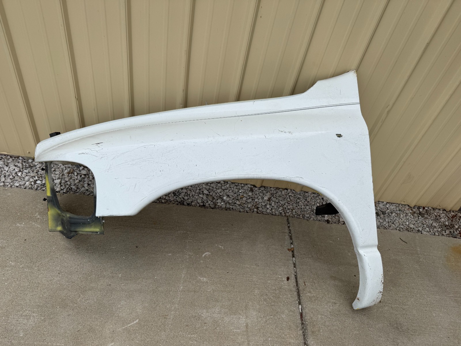 2002-2005 DODGE RAM 1500 FRONT DRIVER SIDE FENDER P/N 55276209AD