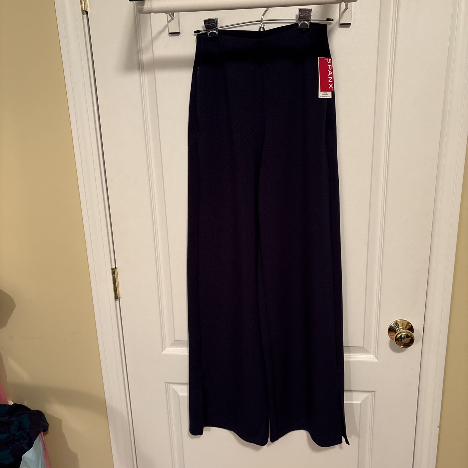 NWT SPANX AirEssentials Slim Flare Pant with side Slit Sz xstall NWT SPANX AirEssentials Slim Flare Pant with side Slit Sz xstall
