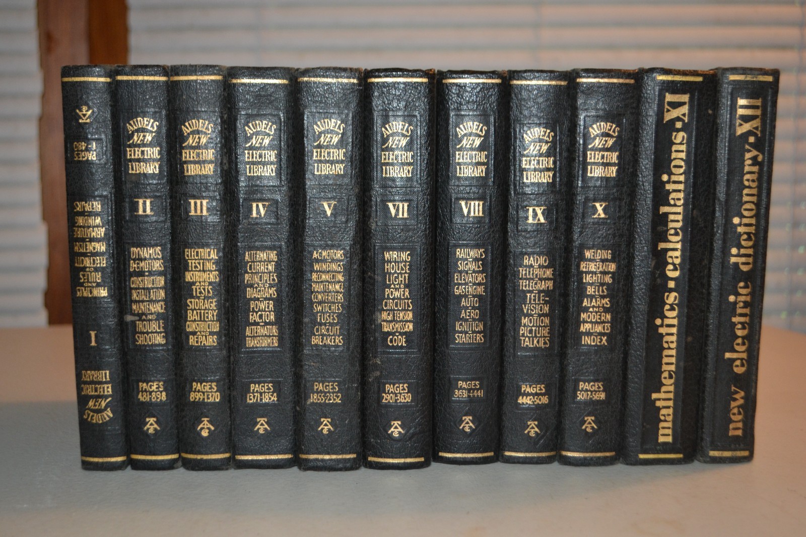 Vintage 1948 Audel\'s New Electric Library Set Volumes 1-11 (READ DESCRIP) Vintage 1948 Audel\'s New Electric Library Set Volumes 1-11 (READ DESCRIP)