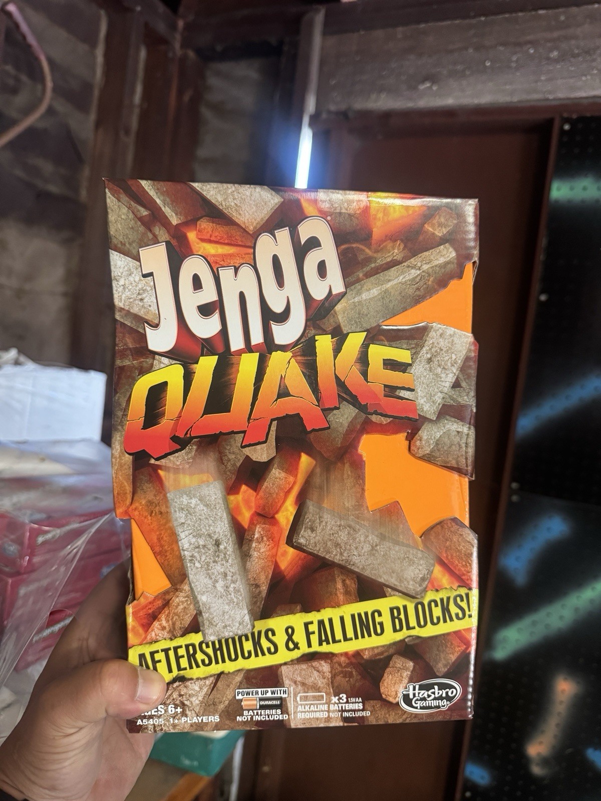 Hasbro Jenga Quake 2013 Earthquake Shaking Vibrating Board Game NEW Sealed