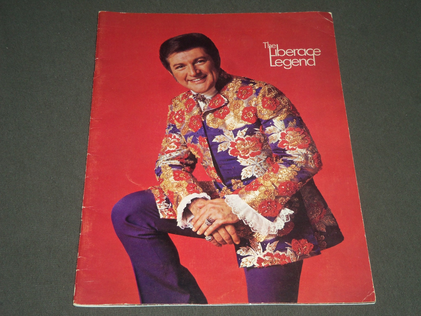 1970\'S THE LIBERACE LEGEND PROGRAM - GREAT PHOTOS - J 2363 1970\'S THE LIBERACE LEGEND PROGRAM - GREAT PHOTOS - J 2363