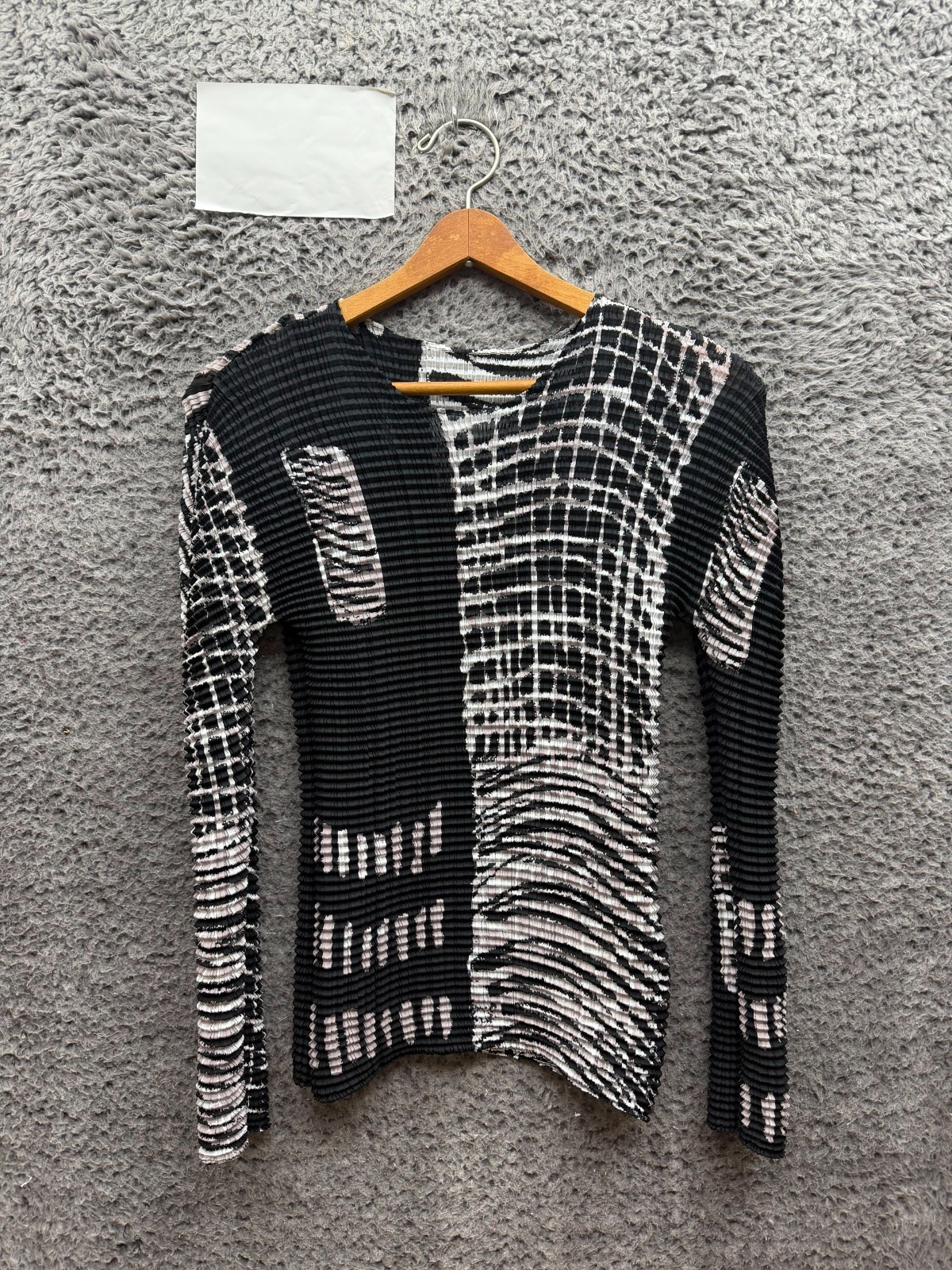 Vintage Issey Miyake Geometric Pattern Pleated HighNeck Long Sleeve Top Womens M Vintage Issey Miyake Geometric Pattern Pleated HighNeck Long Sleeve Top Womens M