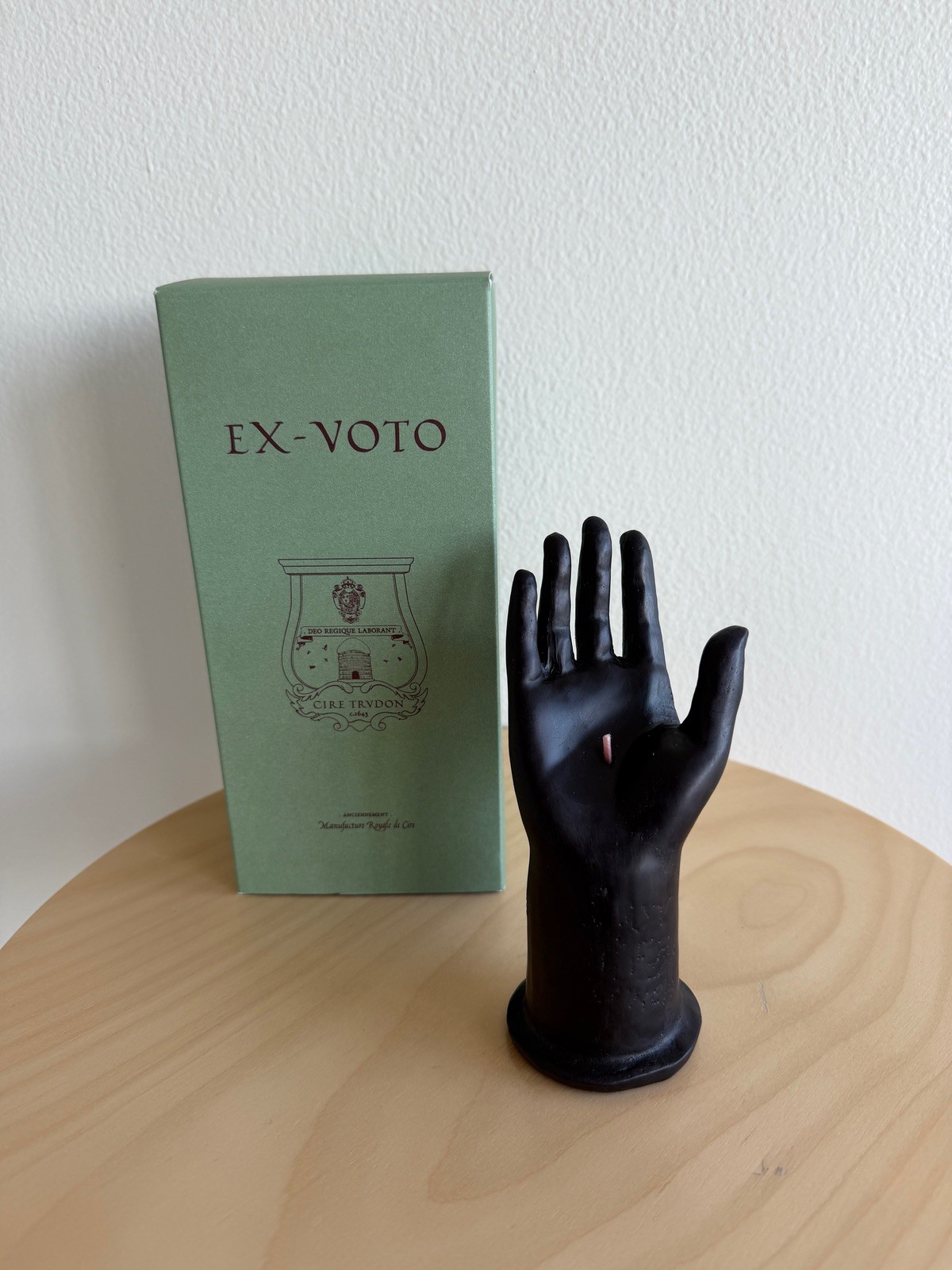 New Cire Trudon Ex-Voto Candle noir black hand object wax