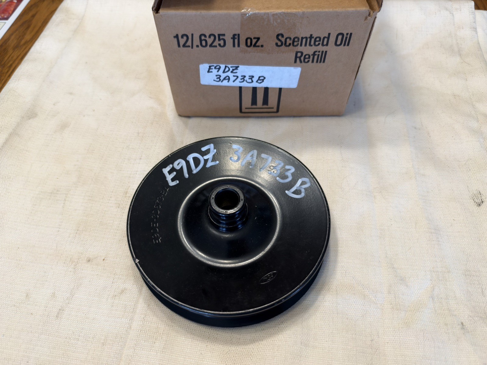 NOS Ford E9DZ-3A733-B E9DE-3D673-BA Power Steering Pulley Continental Taurus NOS Ford E9DZ-3A733-B E9DE-3D673-BA Power Steering Pulley Continental Taurus