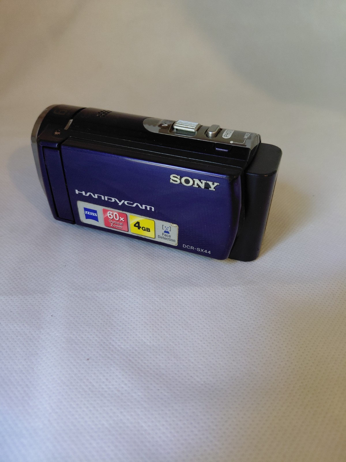 Sony Handycam DCR-SX44 With Battery Untested sold AS IS Sony Handycam DCR-SX44 With Battery Untested sold AS IS