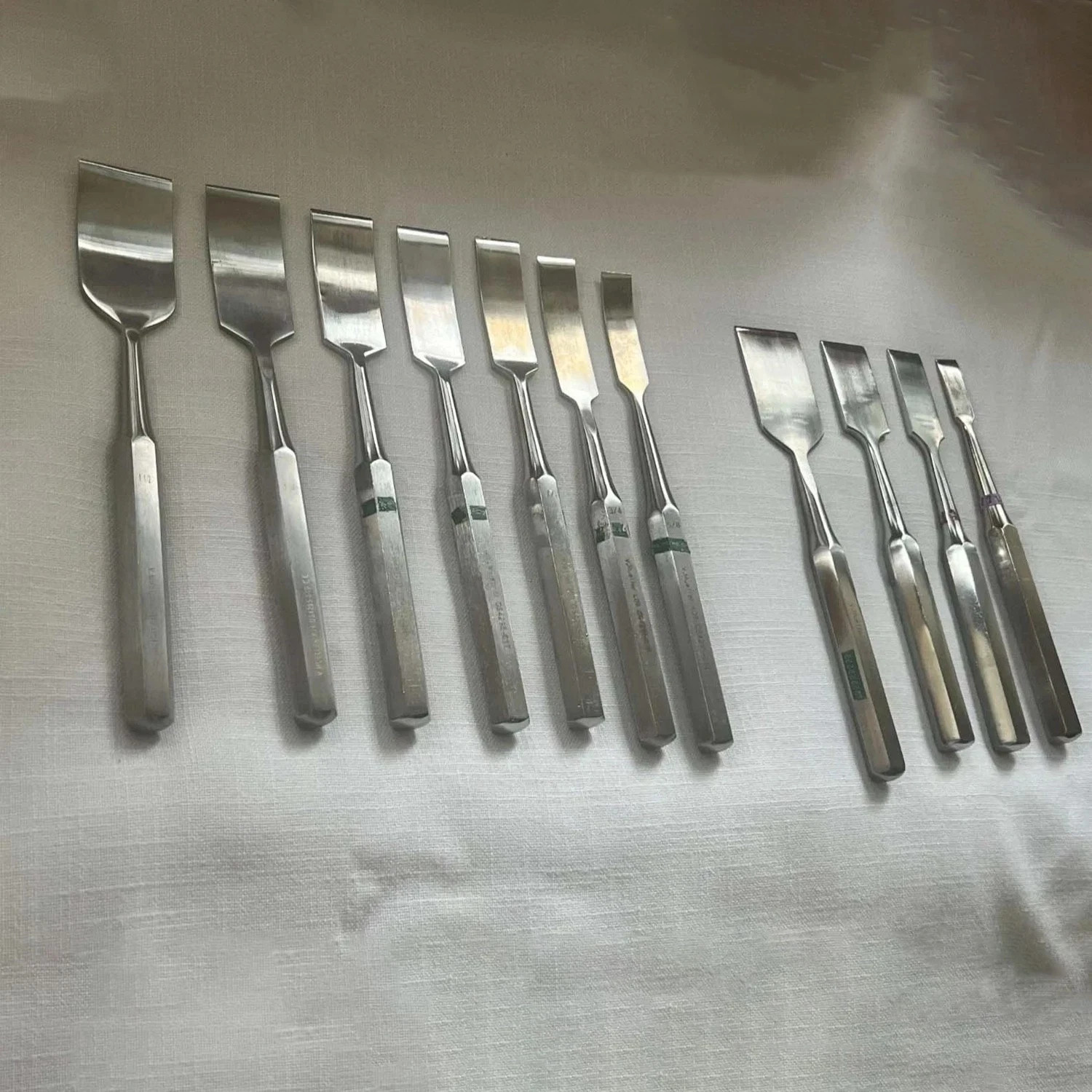 V. Mueller Hibbs Curved And Straigh Set Of 11 Pieces Orthopedic Osteotome
