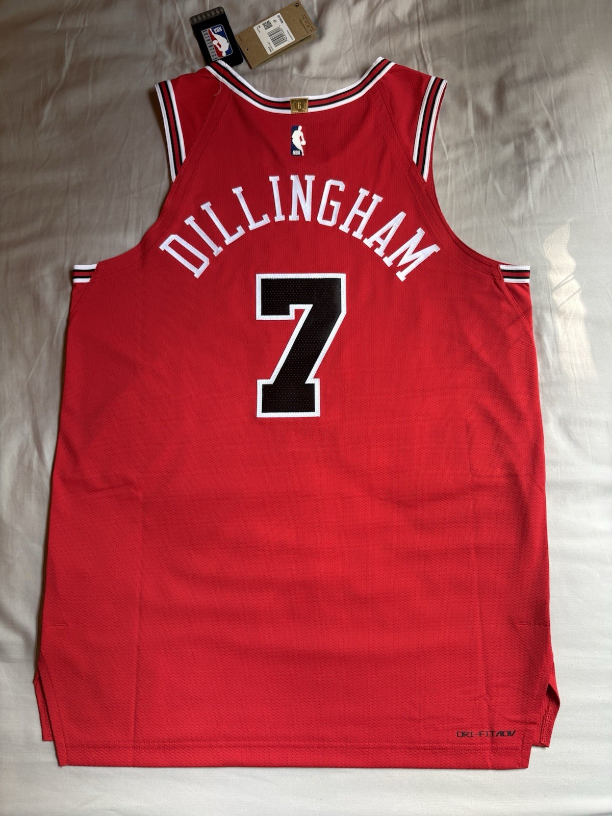 Nike Authentic Rob Dillingham Chicago Bulls Icon Jersey Size 48 Large Nike Authentic Rob Dillingham Chicago Bulls Icon Jersey Size 48 Large