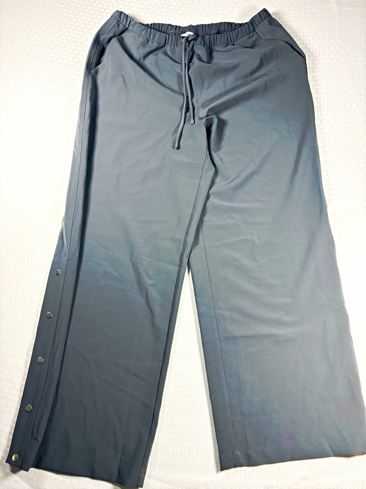 Athleta Women’s L MVP Mid Rise Straight Leg Drawstring Elastic Waist Athleta Women’s L MVP Mid Rise Straight Leg Drawstring Elastic Waist