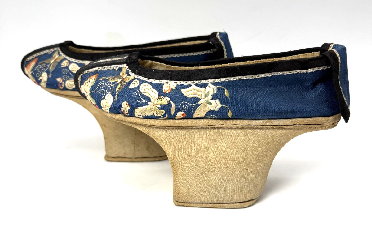 Antique Qing Dynasty Silk Chinese Manchu Flowerpot Horse Hoof Platform Shoes