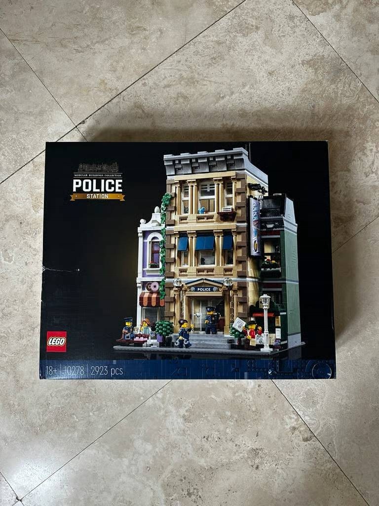 LEGO Icons Police Station 10278 – Modular Building – 2,923 Pieces