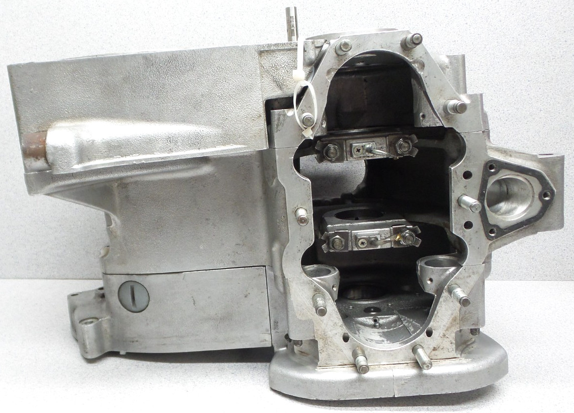 1972 VINTAGE TRIUMPH TRIDENT T160 750 TRIPLE MOTOR CASES CASE