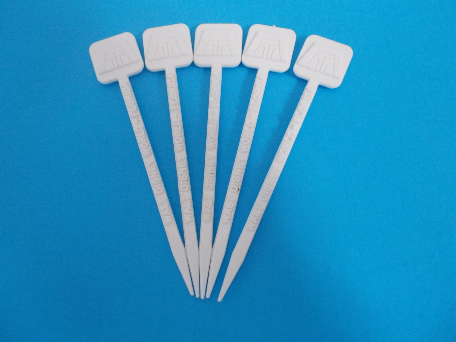 VTG WALT DISNEY WORLD Set of 5 Plastic CONTEMPORARY RESORT Drink Swizzle Sticks VTG WALT DISNEY WORLD Set of 5 Plastic CONTEMPORARY RESORT Drink Swizzle Sticks