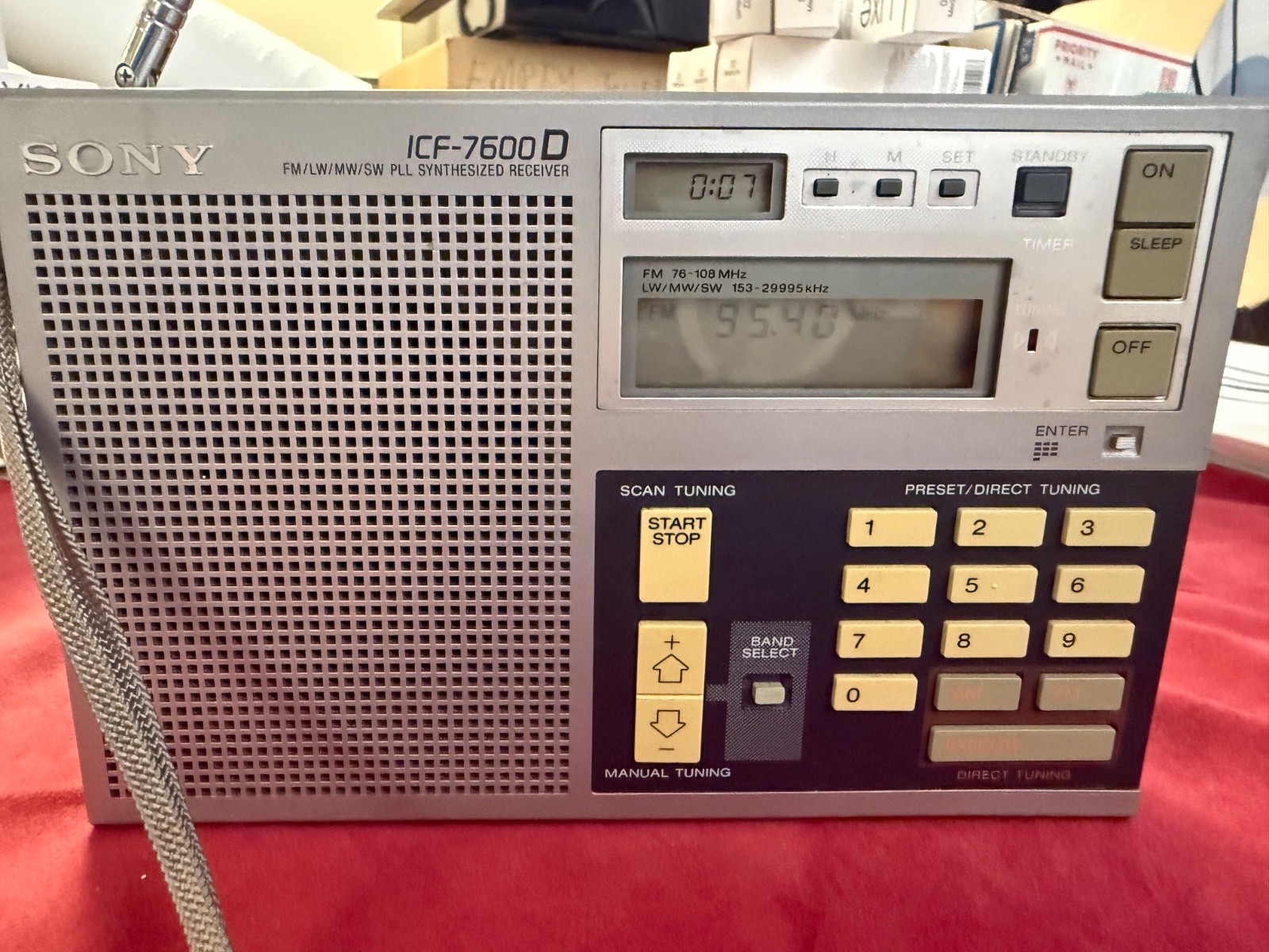 Sony ICF-7600D World Band Receiver Radio FM LW MW SW Silver Vintage tested clean