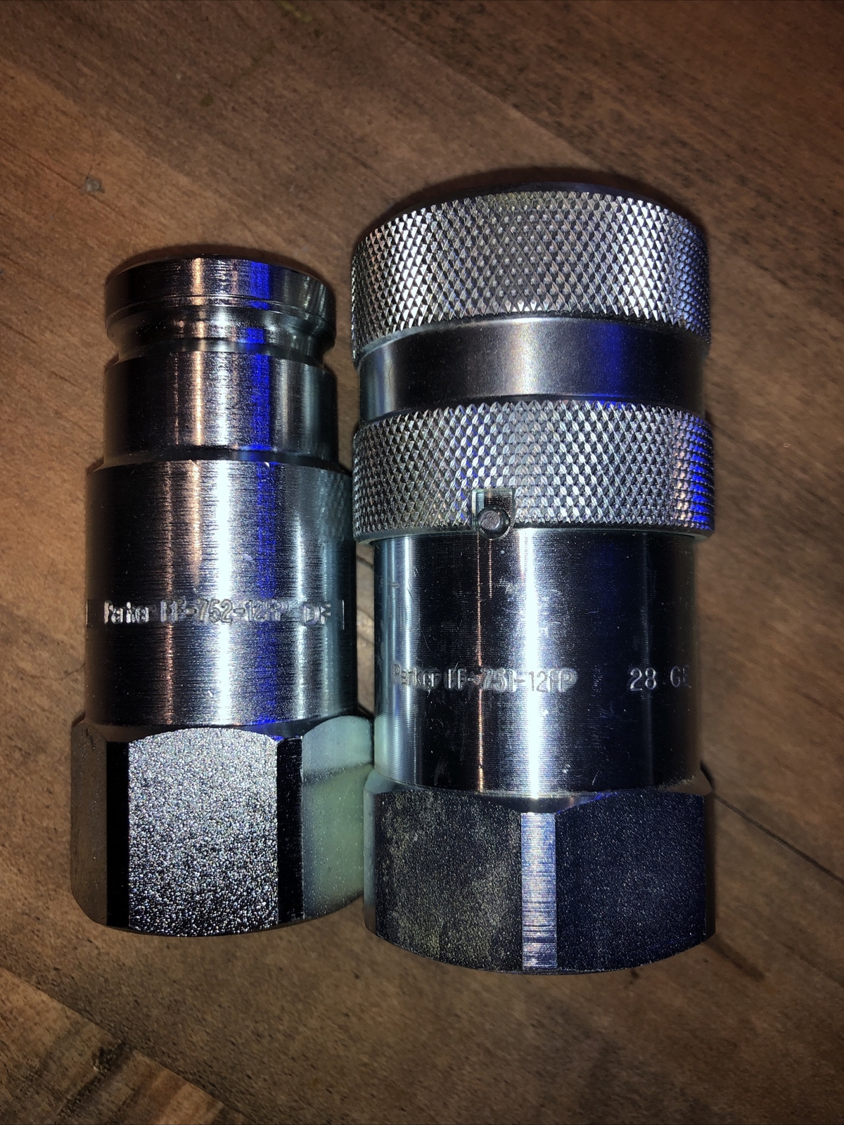 Parker Hydraulic Quick Disconnect FF-752-12FP and FF-751-12FP Parker Hydraulic Quick Disconnect FF-752-12FP and FF-751-12FP