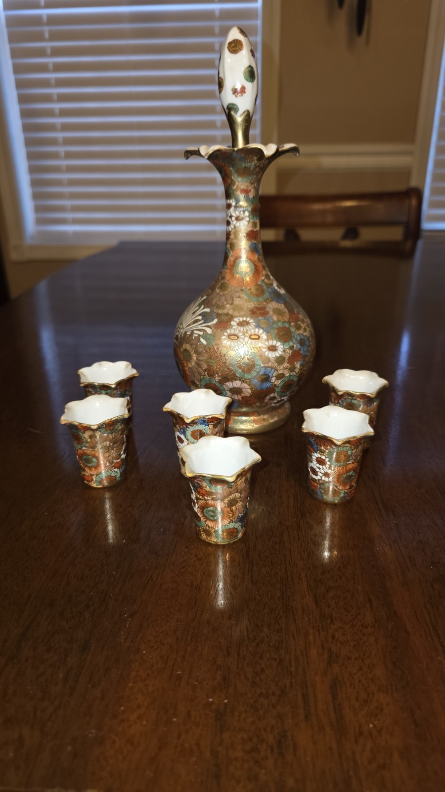 Old Kutani Saki Decanter With Stopper & Cups Thousand Flowers Beautiful Set Old Kutani Saki Decanter With Stopper & Cups Thousand Flowers Beautiful Set