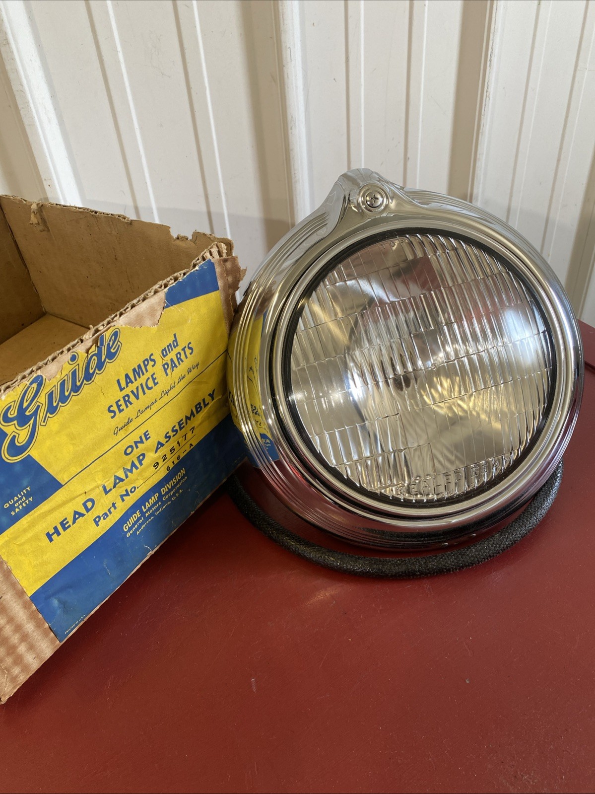 1942 1946 1947 1948 PONTIAC HEAD LAMP BUCKET ASSEMBLY GM 925177 616-A NOS 1942 1946 1947 1948 PONTIAC HEAD LAMP BUCKET ASSEMBLY GM 925177 616-A NOS
