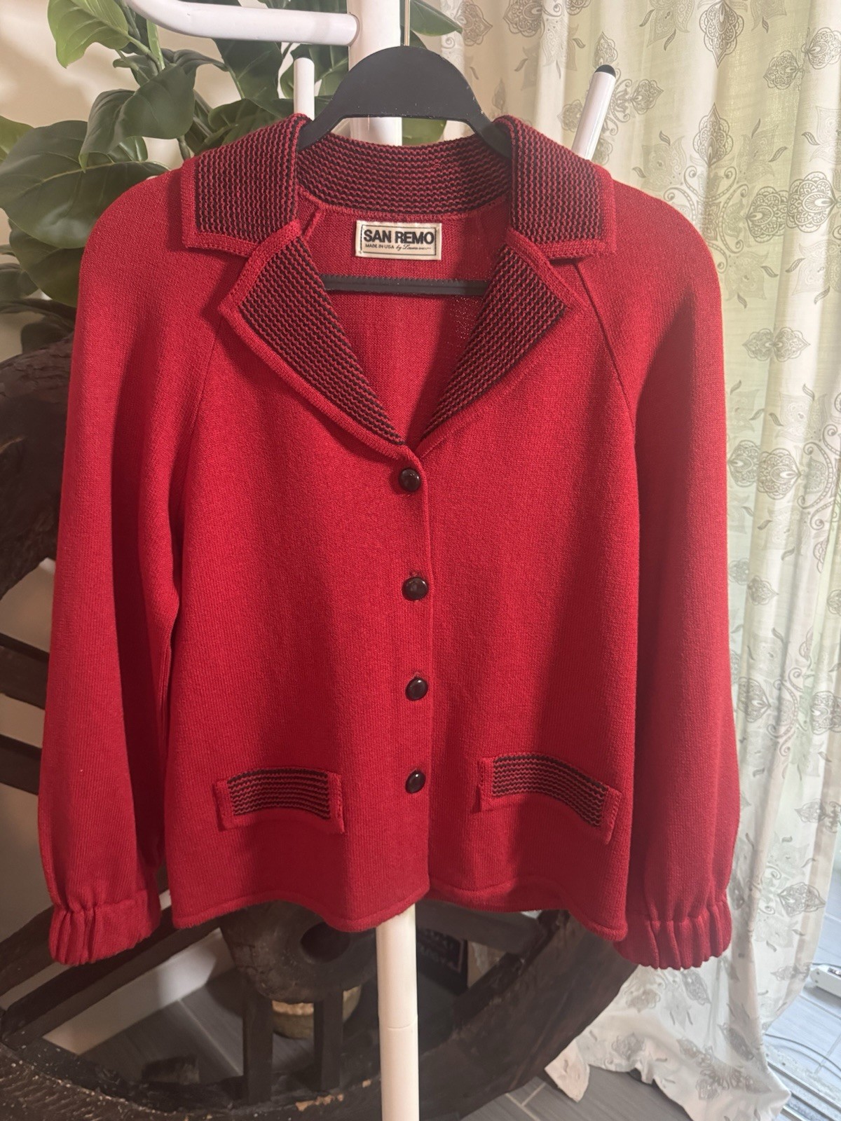 VTG San Remo Laura Knits Red Sweater Jacket Cardigan Black Collar Button USA M VTG San Remo Laura Knits Red Sweater Jacket Cardigan Black Collar Button USA M