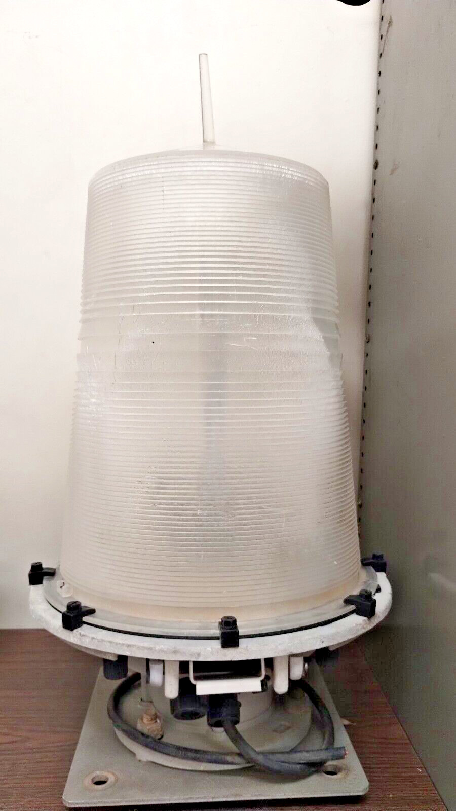 TWR Lighting FB-L-865 Beacon, Vintage Hi Voltage, pulled working. Great bar lamp