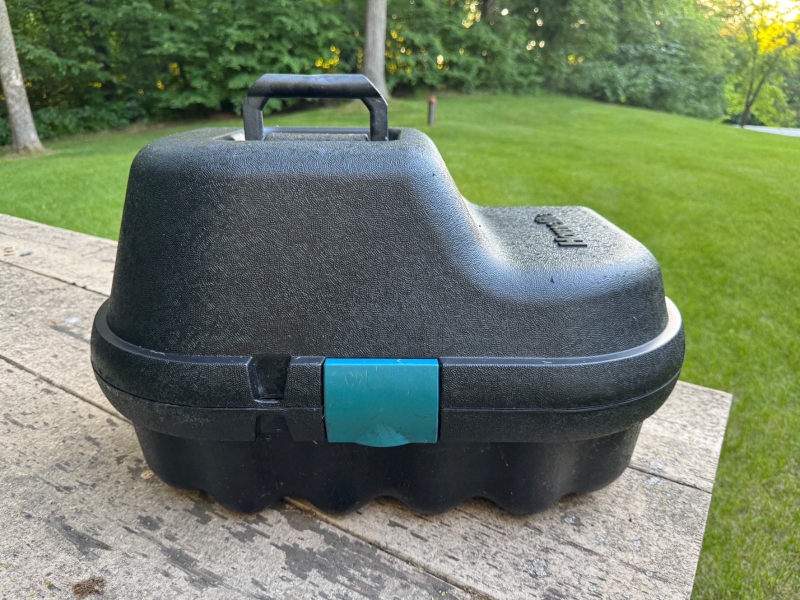 Homelite Black Plastic Chainsaw Plastic Carrying Case (No Cracks or Damage) Homelite Black Plastic Chainsaw Plastic Carrying Case (No Cracks or Damage)