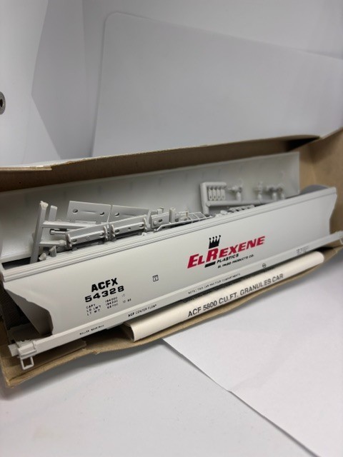 HO (1:87) McKean Models #1554 ACF 5800 CU FT 62' Granules Car (#54328) Kit HO (1:87) McKean Models #1554 ACF 5800 CU FT 62' Granules Car (#54328) Kit