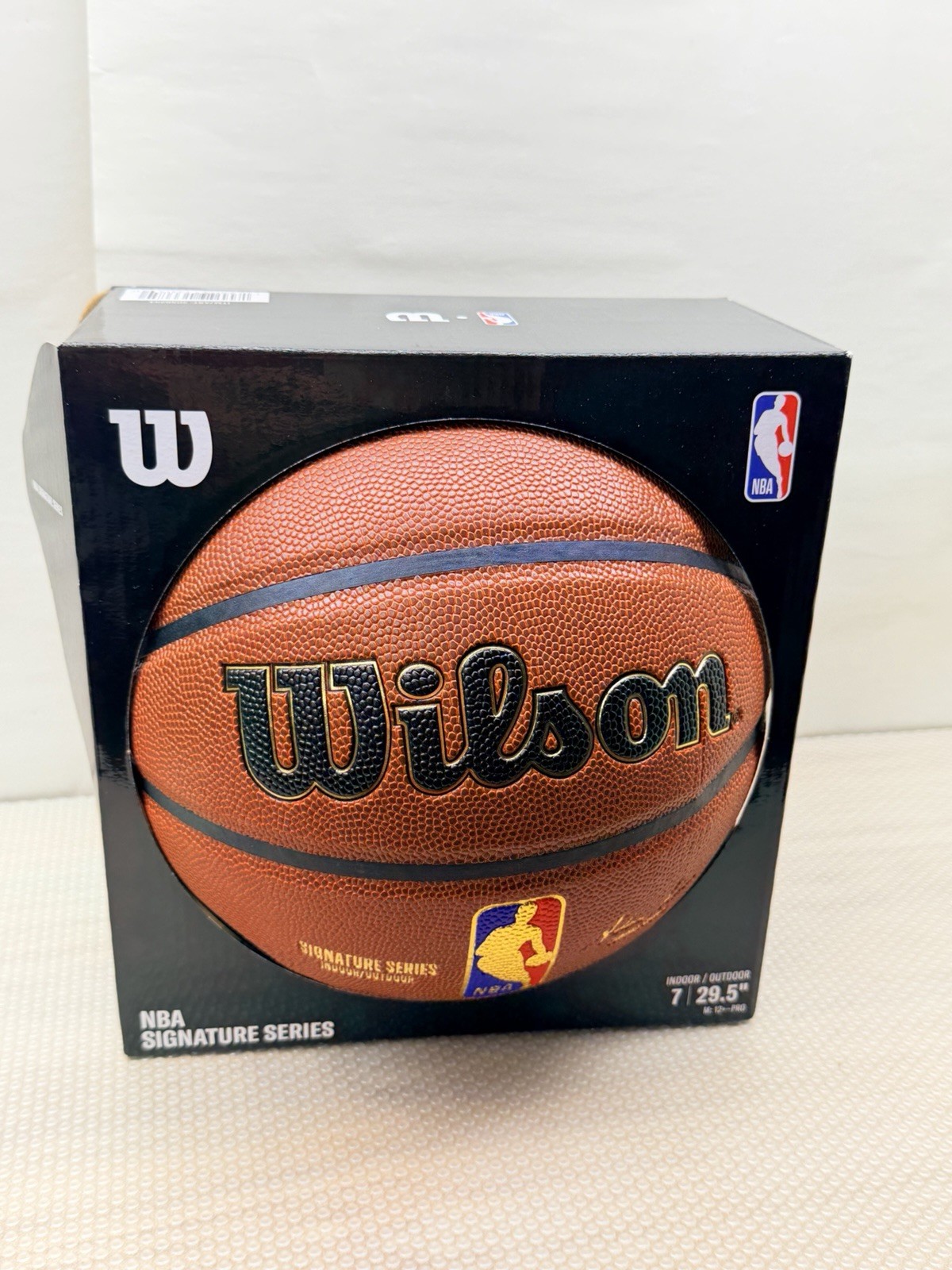 Wilson NBA Signature Series Basketball Size 7 29.5” Indoor Outdoor Official Ball Wilson NBA Signature Series Basketball Size 7 29.5” Indoor Outdoor Official Ball