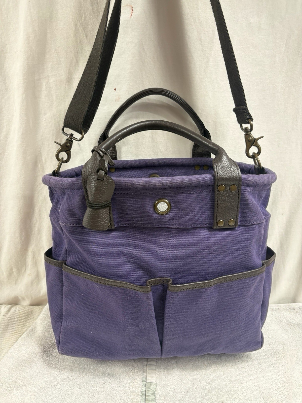 Levenger Bloomsbury Canvas & Leather Tote Bag Purple Crossbody Bookbag 6-Pocket Levenger Bloomsbury Canvas & Leather Tote Bag Purple Crossbody Bookbag 6-Pocket