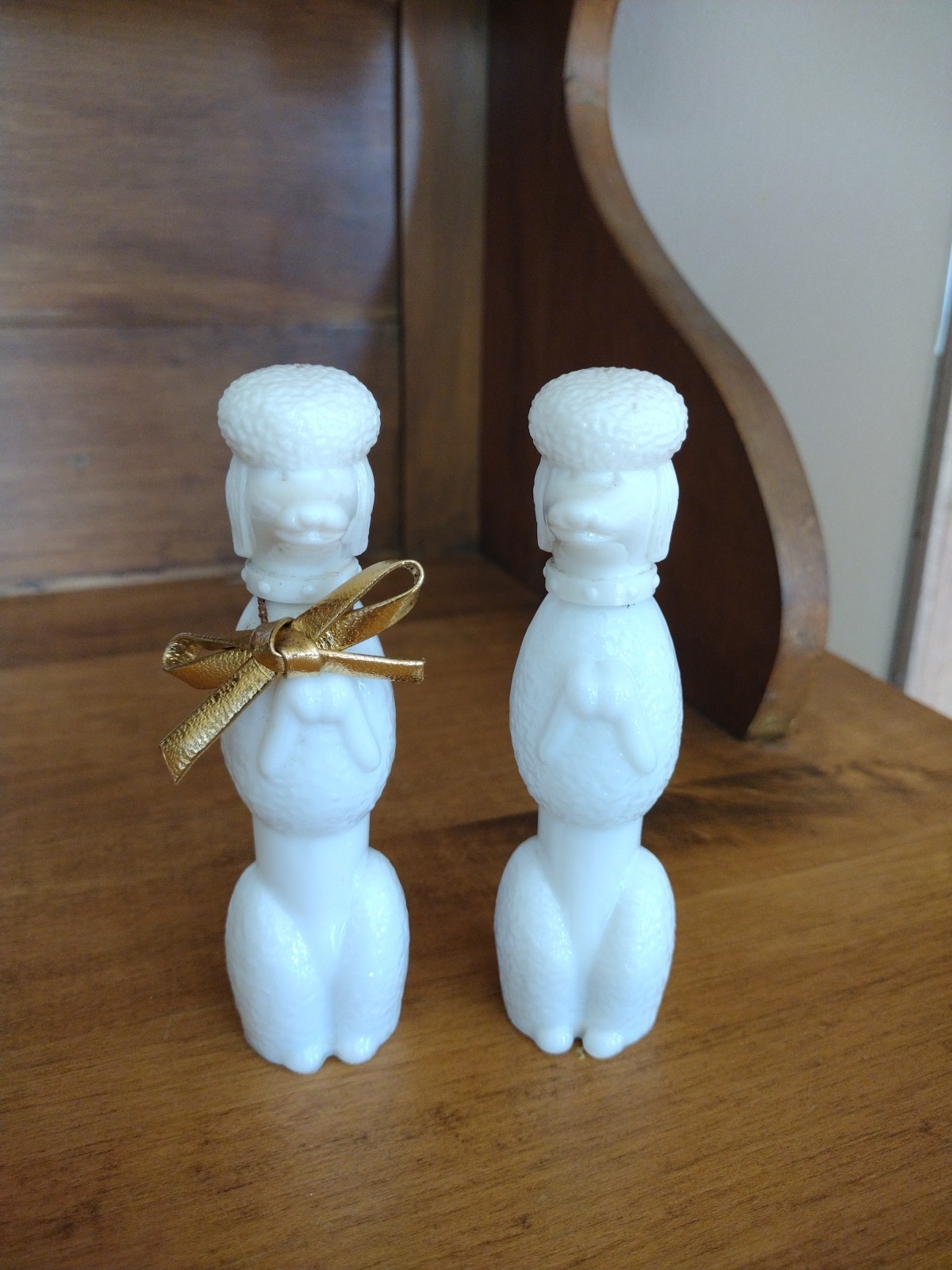 Set Of Vintage AVON Bon Bon Poodle Decanter Cologne Some Product Left In Bottle Set Of Vintage AVON Bon Bon Poodle Decanter Cologne Some Product Left In Bottle