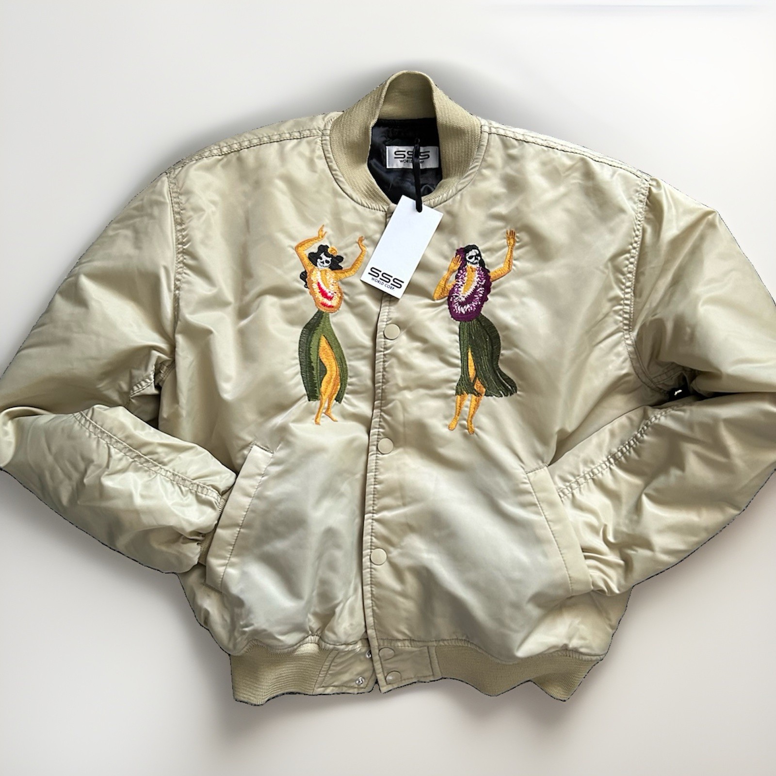 SSS World Corp. Women’s Beige Embroidered Hawaiian Satin Lined Bomber Jacket M SSS World Corp. Women’s Beige Embroidered Hawaiian Satin Lined Bomber Jacket M