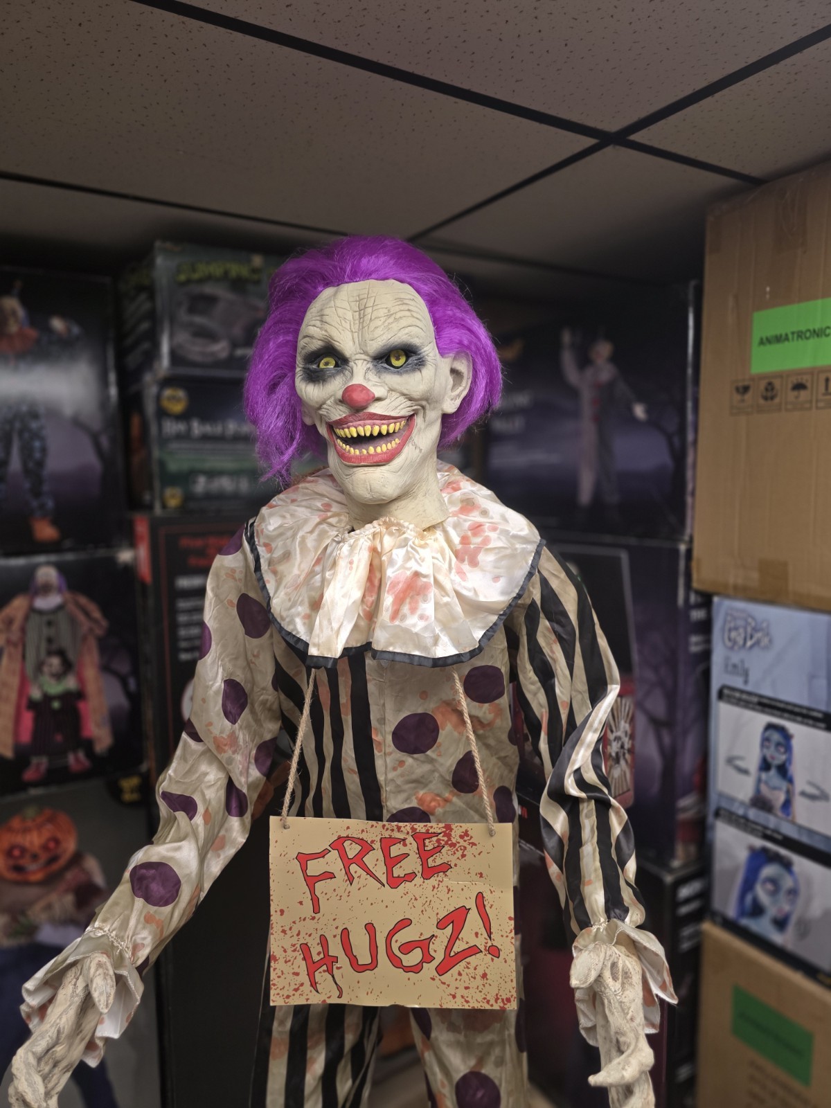 Spirit Halloween Animated Life-Size Animatronic Prop Hugz the Clown Spirit Halloween Animated Life-Size Animatronic Prop Hugz the Clown