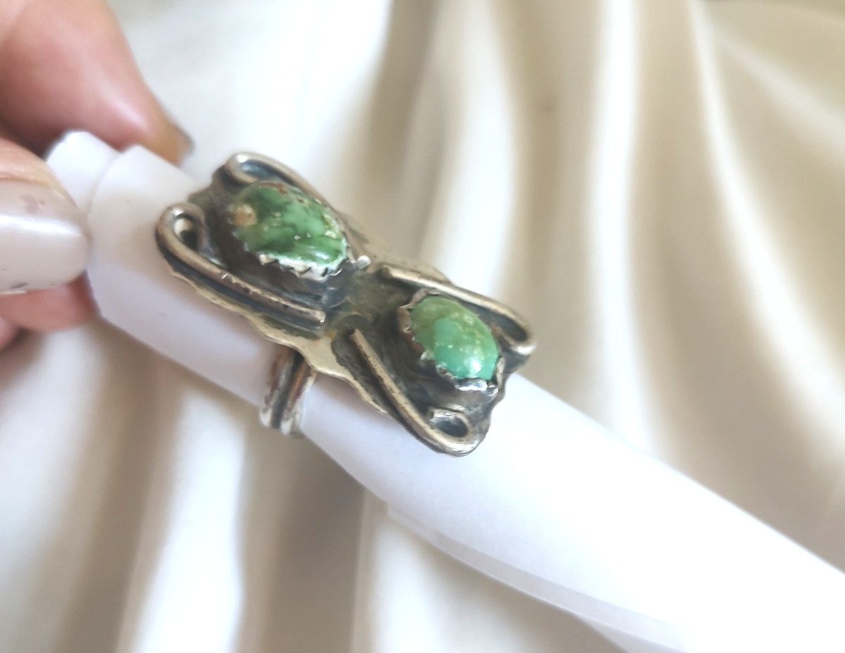 VINTAGE SILVER DOUBLE GREEN TORQUOISE WESTERN RING, SIZE 6-7