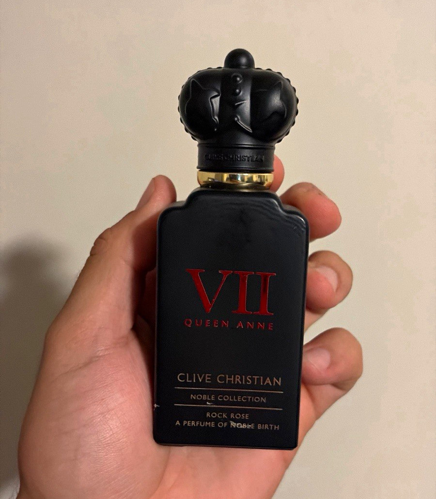 Clive Christian VII Queen Anne Rock Rose Perfume Spray 1.6 fl oz Made in England Clive Christian VII Queen Anne Rock Rose Perfume Spray 1.6 fl oz Made in England