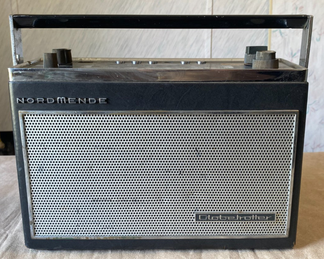 RARE Vintage NordMende Globetrotter Multiband Radio 5D FM For Parts/Repair