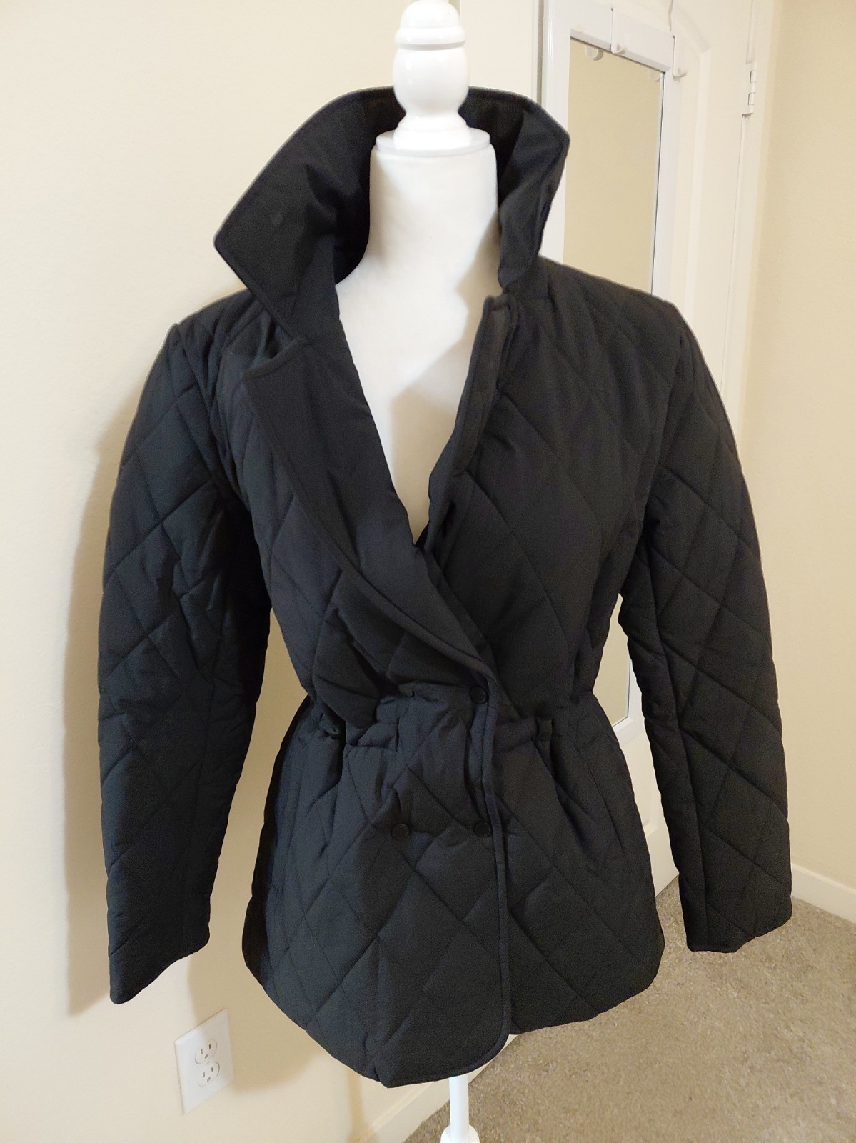 BCBGMAXAZRIA womens Quilted Jacket  Sz S Black Likenew #970