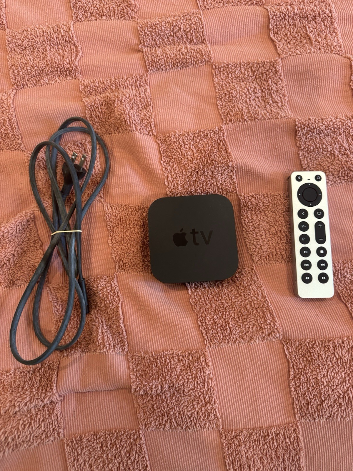 Apple TV (4th Generation) HD Media Streamer -- A1625 -- Fully Functional Apple TV (4th Generation) HD Media Streamer -- A1625 -- Fully Functional
