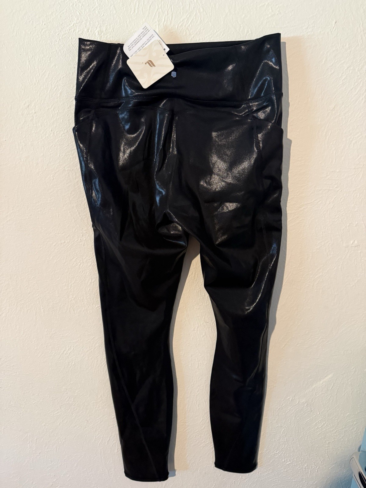 Fabletics Anywhere Motion365+ Shine High-Waisted Legging L NWT Black Shine Fabletics Anywhere Motion365+ Shine High-Waisted Legging L NWT Black Shine