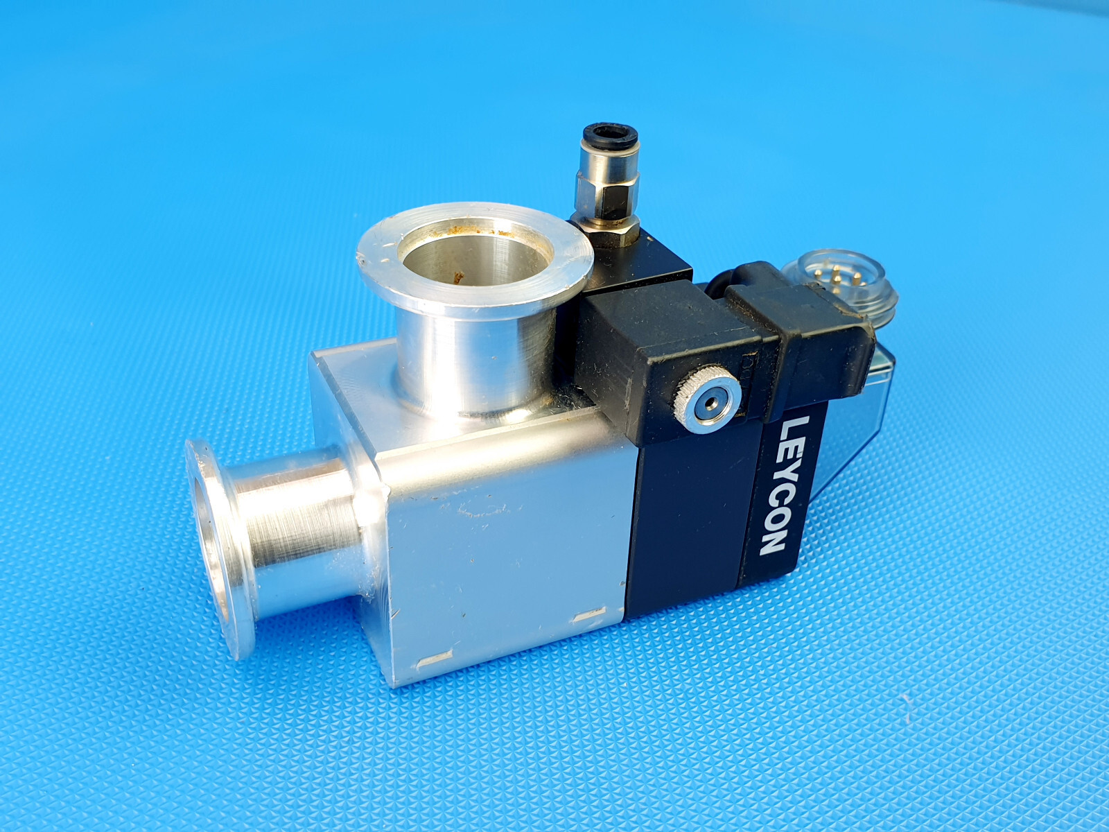 OERLIKON LEYBOLD BAV 25 P SS Leycon Vacuum Angle Valve Inc VAT