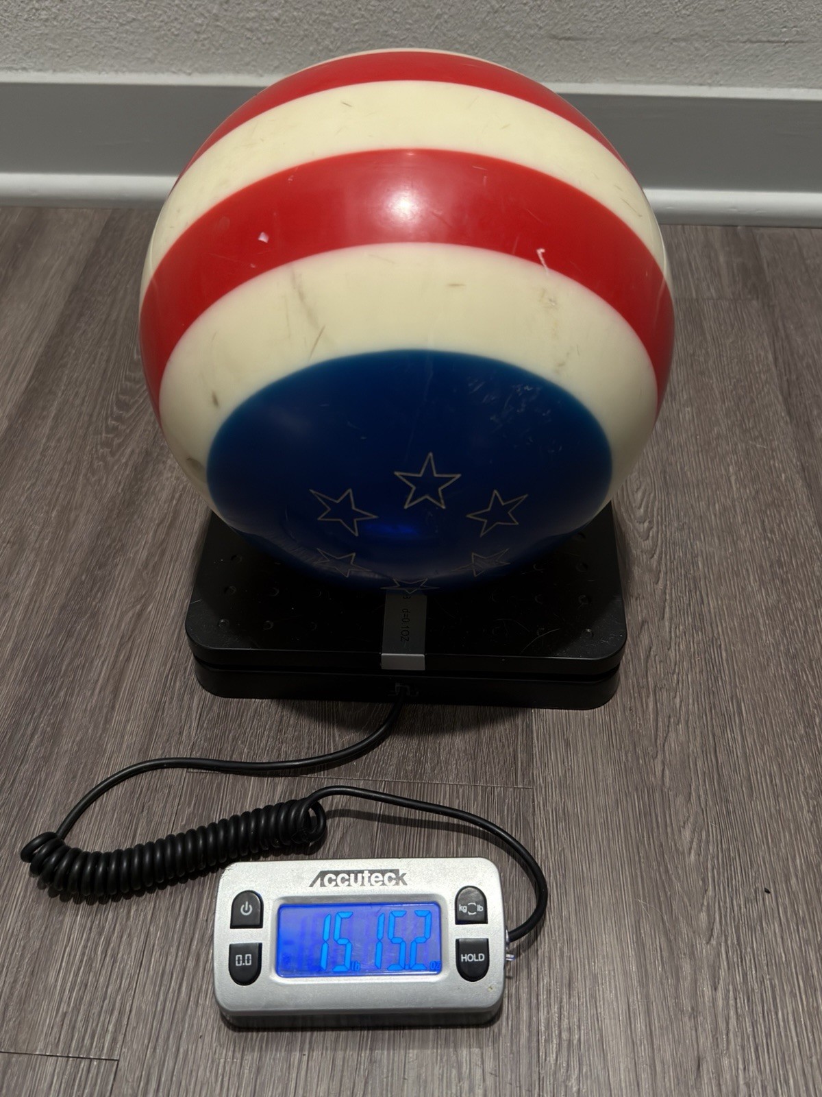 RARE Ebonite Patriotic Bowling Ball Red White Blue Yankee Doodle 15 lbs 15 oz RARE Ebonite Patriotic Bowling Ball Red White Blue Yankee Doodle 15 lbs 15 oz