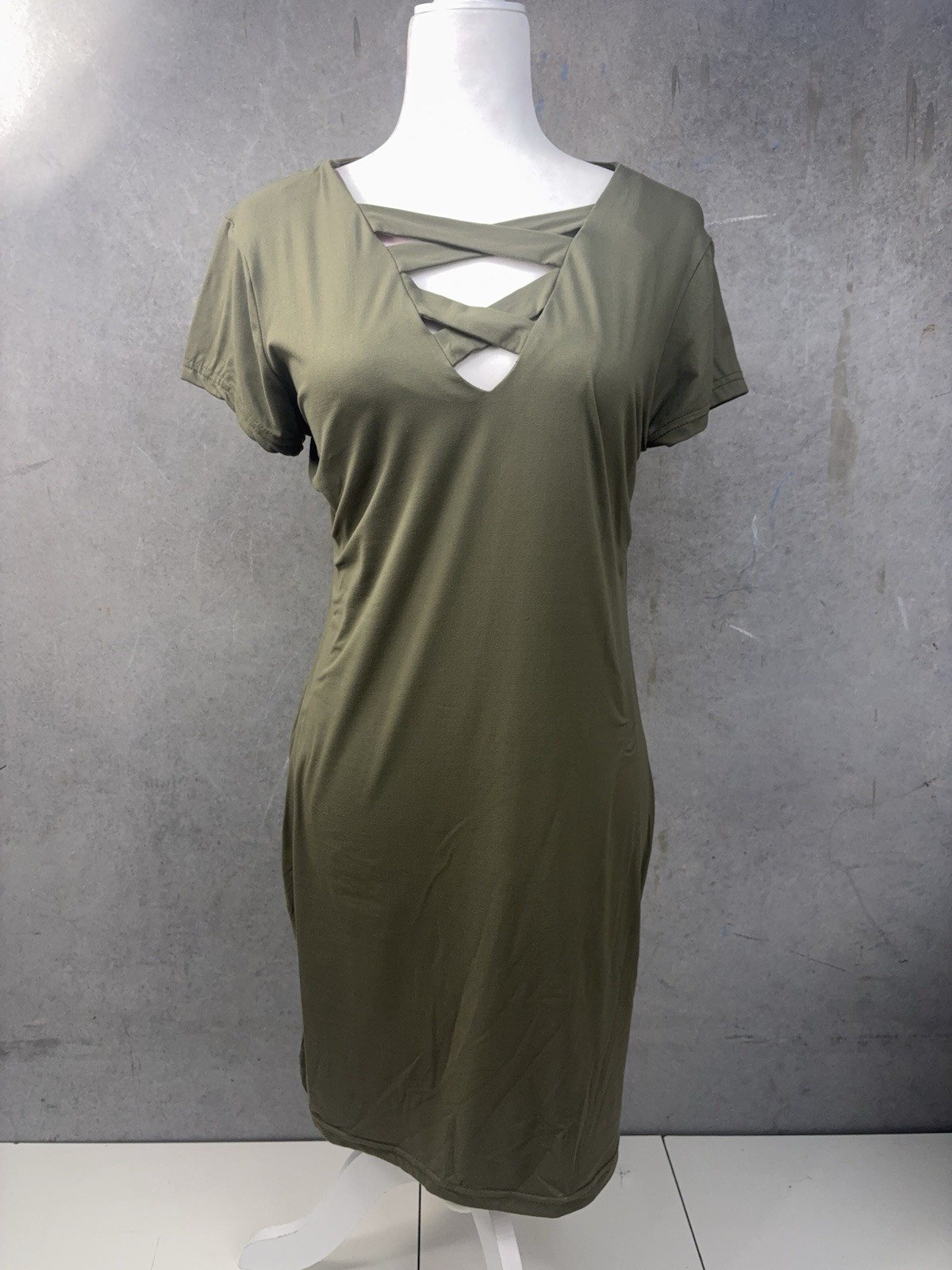 Hot Kiss Juniors XL Olive Green Criss Cross Cage Neck Short Sleeve Dress Hot Kiss Juniors XL Olive Green Criss Cross Cage Neck Short Sleeve Dress