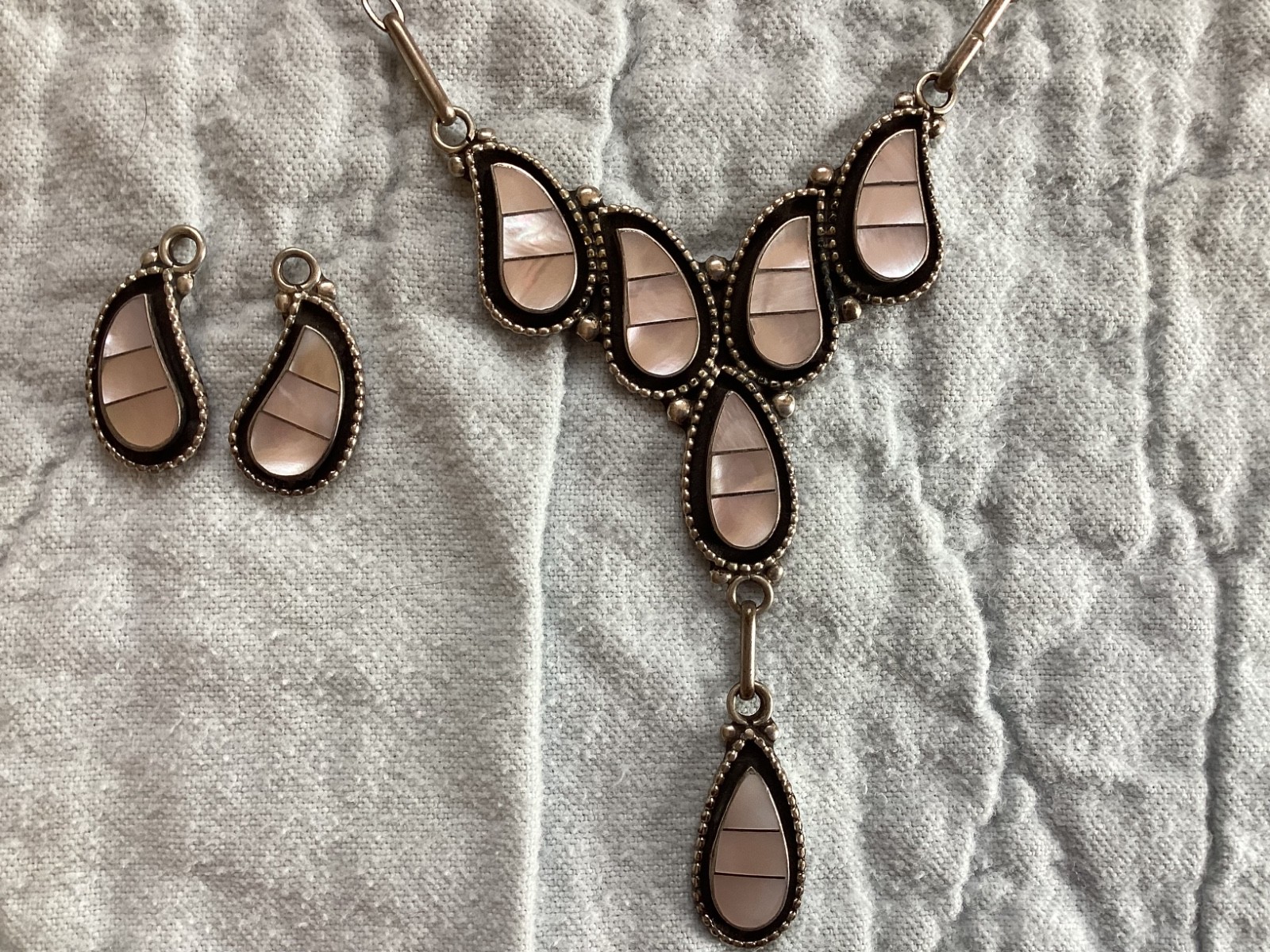 Vintage 1981 Zuni Pink Mother of Pearl Inlay Necklace & Earrings — Signed 