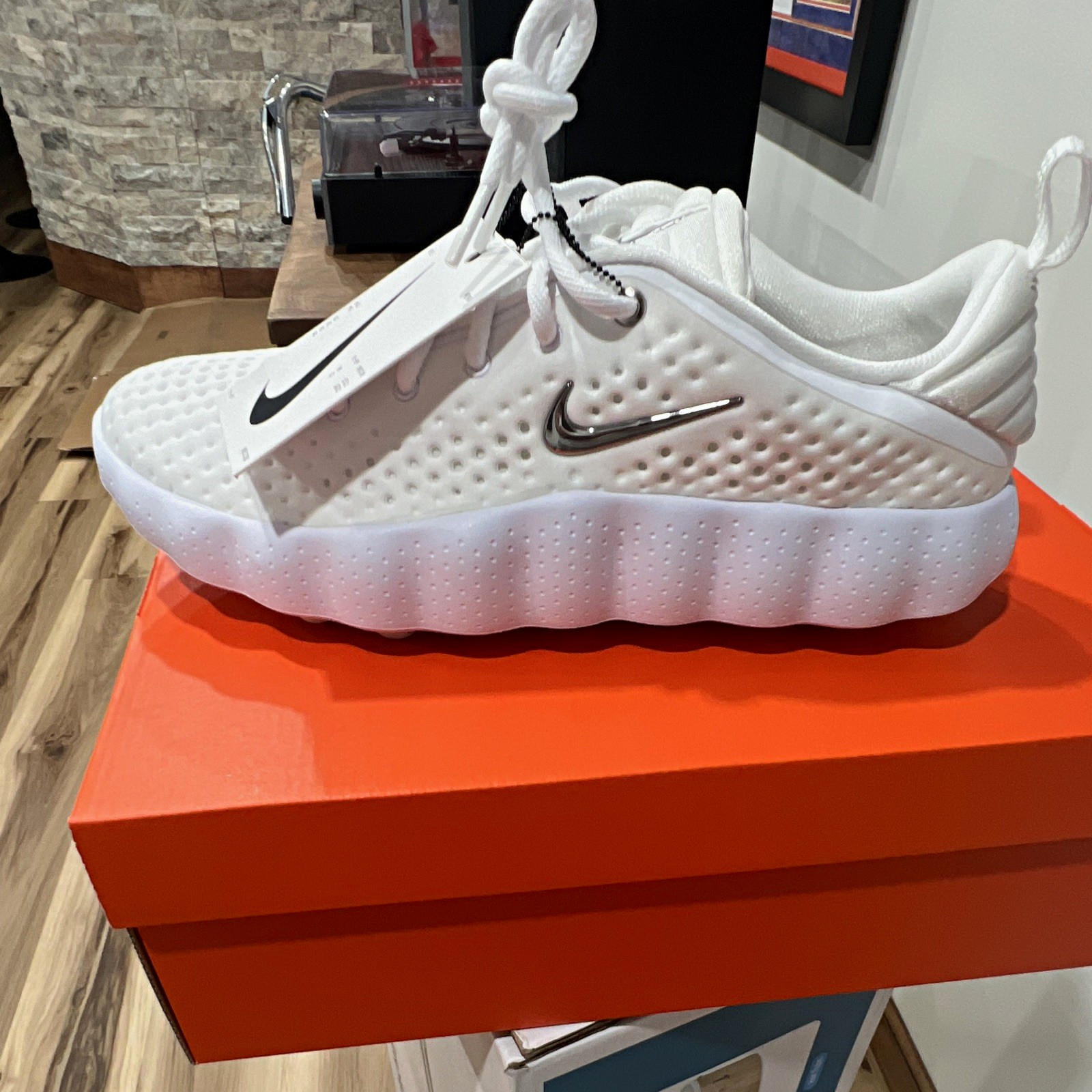 Nike Mind 002 Men’s Low Top Lace-Up Sneakers White/Vast Grey HQ4308-100 Nike Mind 002 Men’s Low Top Lace-Up Sneakers White/Vast Grey HQ4308-100
