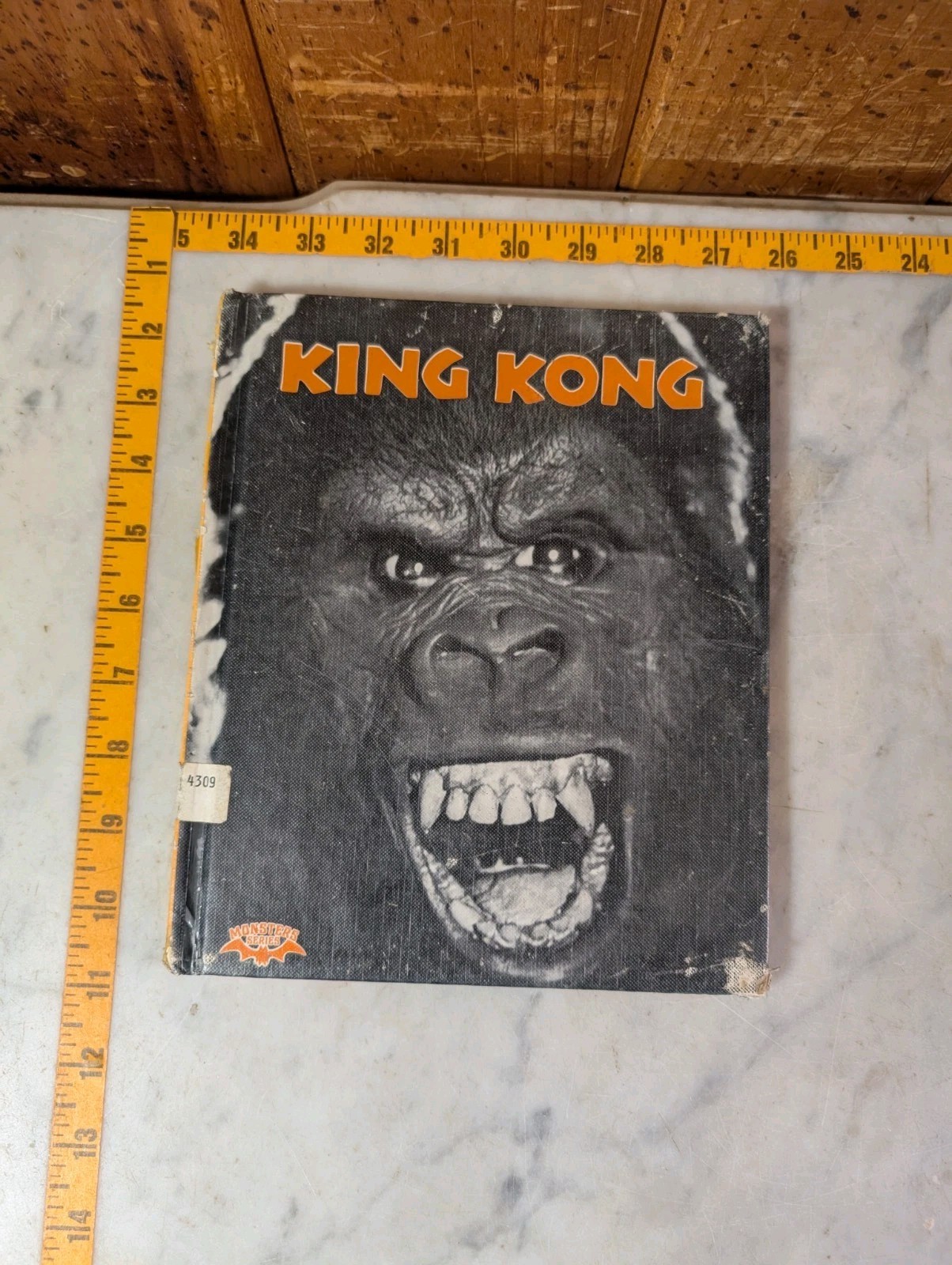 Vintage King Kong By Ian Thorne - Crestwood House Monsters Book