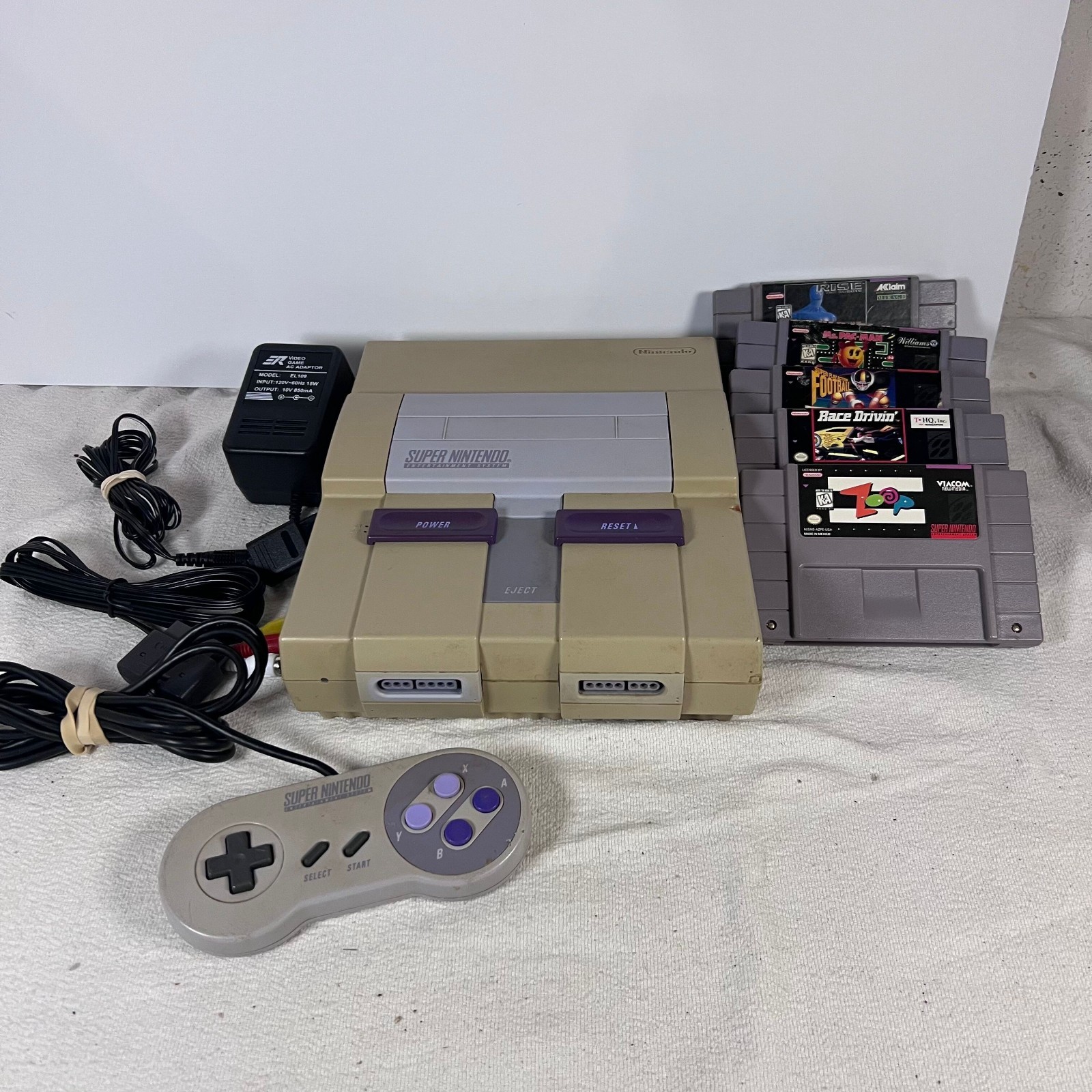 Nintendo SNES Console Super System 5 Games Bundle Power Supply AVs Controller